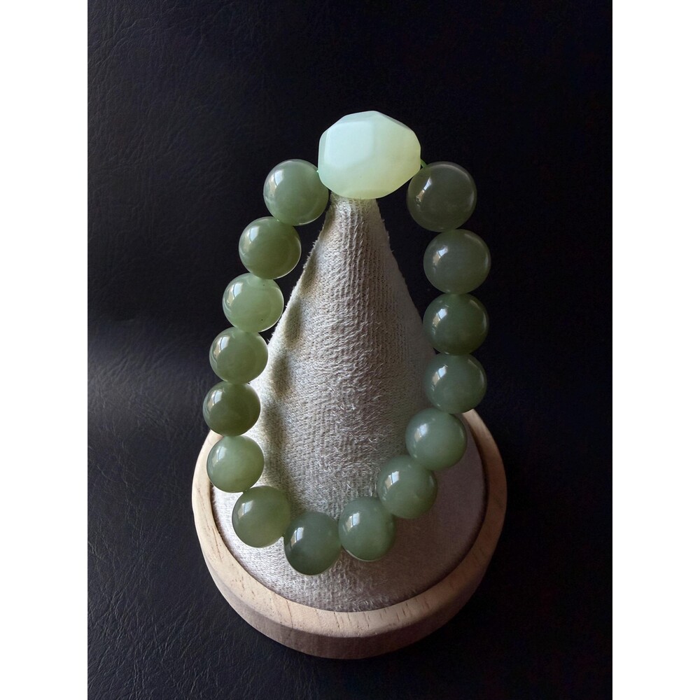 Natural Jade Beaded Bracelet 12mm Icy Celadon Green Beads W/ Faceted Focal Jade - Picture 5 of 9